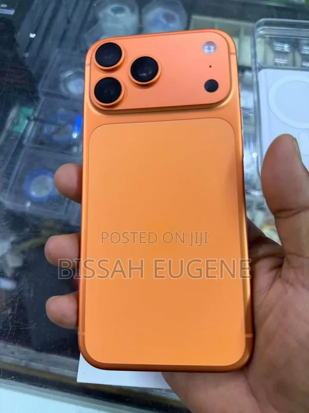 Apple iPhone 17 Pro Max 256 GB Orange · Photo 1