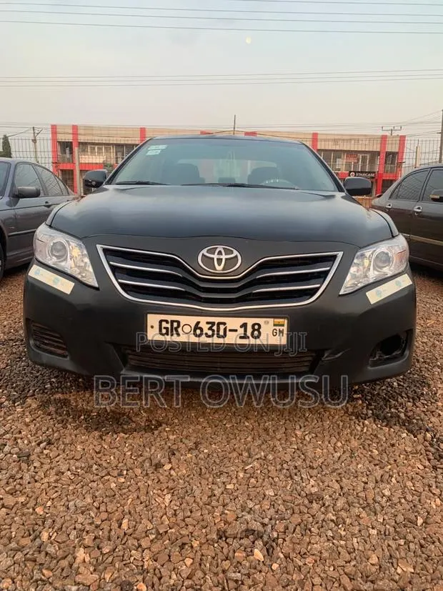 Toyota Camry 2010 Black · Photo 1