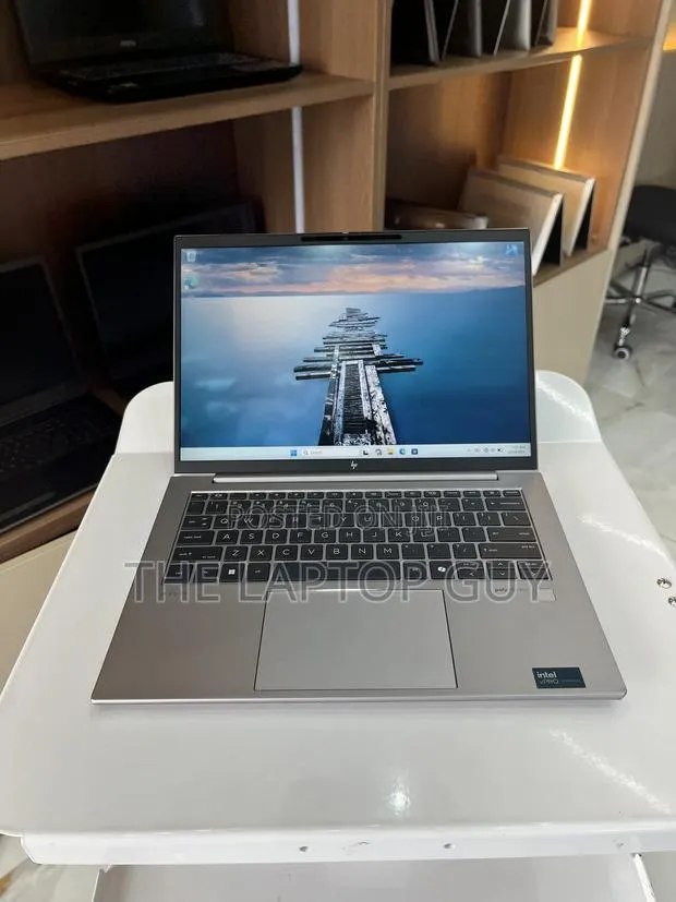 Laptop HP ZBook Firefly 14 G11 32GB Intel Core Ultra 7 SSD 512GB · Photo 1
