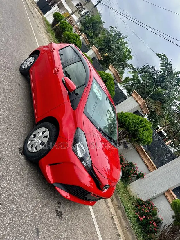 Toyota Vitz 1.3 AWD 5dr 2014 Red