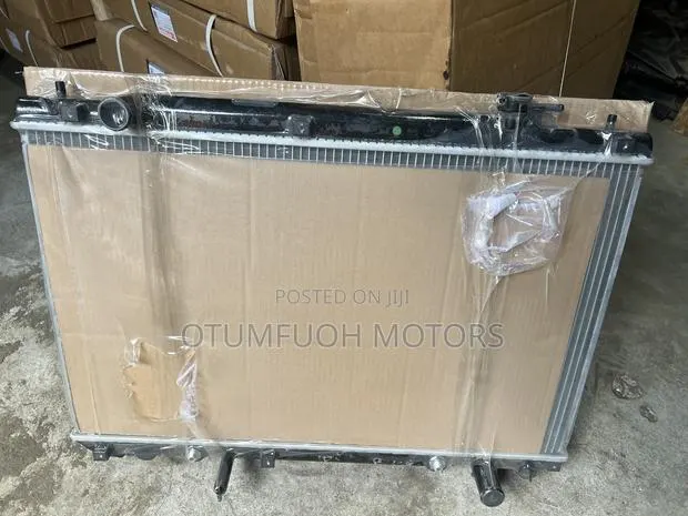 Toyota Highlander 2004 2005 2006 2007 Radiator (Water Tank) · Photo 1