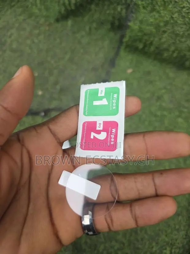 Samsung Galaxy Watch Screen Protector (40/44mm) · Photo 1