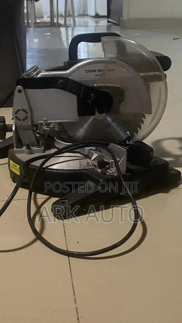 B Q 1200w Mitre Saw · Photo 1