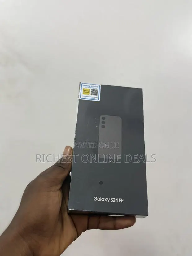 New Samsung Galaxy S24 FE 128 GB Gray · Photo 1