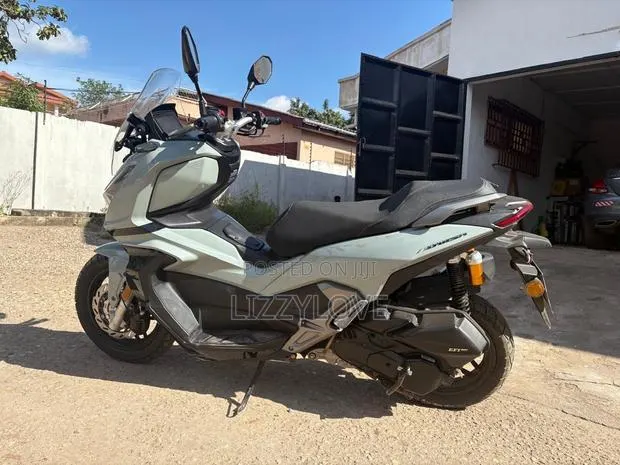 Motorcycle 2025 · Photo 1