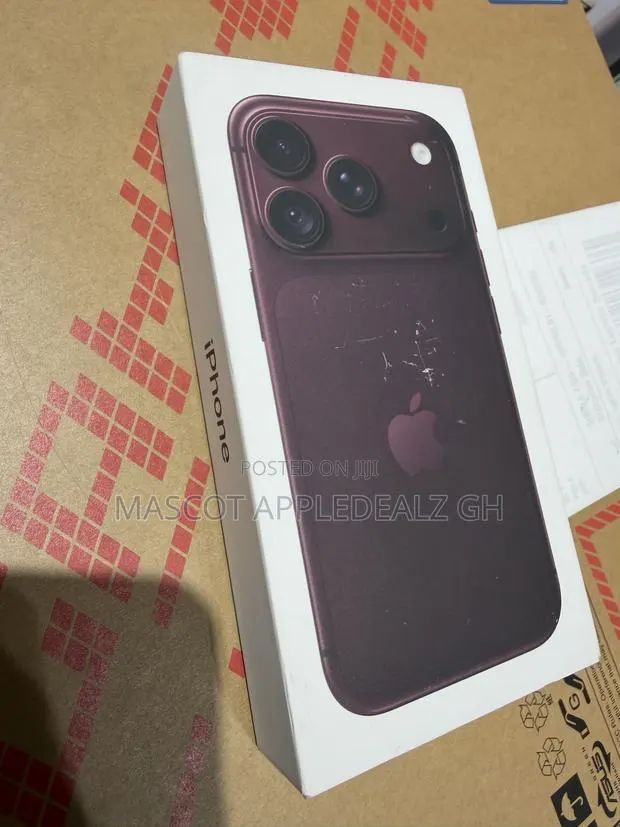 New Apple iPhone 18 Pro 256 GB Red · Photo 1