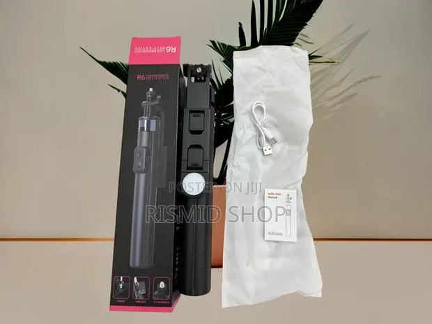 R6 Multifunctional Tripod Stick · Photo 1