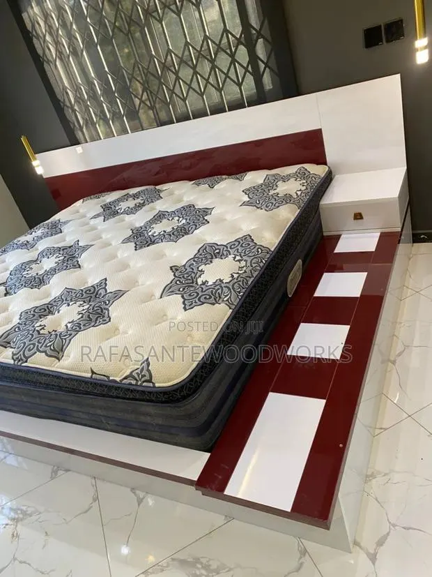 Raf Bed King Size With Grossly Laminated Plywood · Photo 1