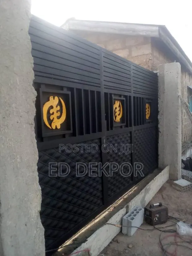 Tyl Metal Gate · Photo 1