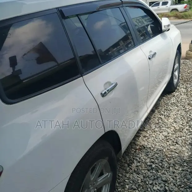 Toyota Highlander 2010 White · Photo 1