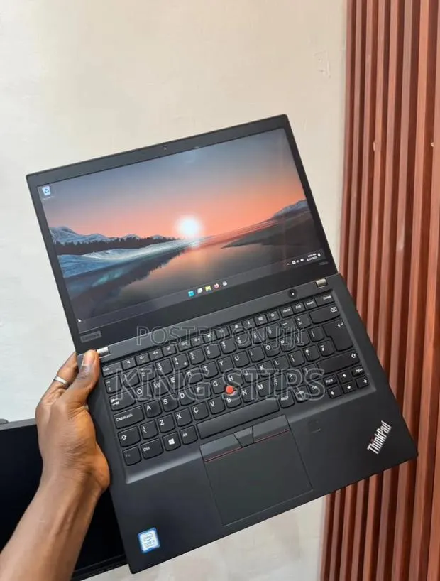 New Laptop Lenovo ThinkPad T490s 8GB Intel Core i7 SSD 256GB · Photo 1