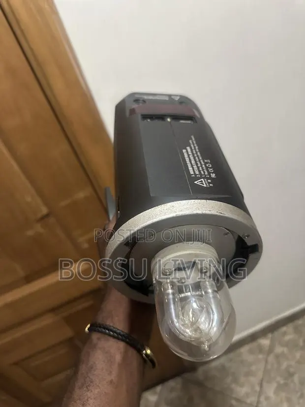 Godox Witstro AD600BM 600Ws Outdoor Studio Flash Strobe + Battery · Photo 1