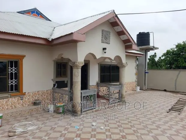 Furnished 4bdrm House in Top Boat Estate, Kumasi Metropolitan for sale