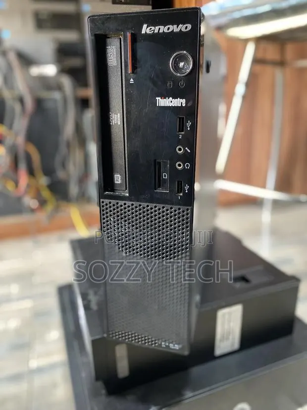 Desktop Computer Lenovo ideacentre 720 8GB Intel Core i5 HDD 500GB · Photo 1