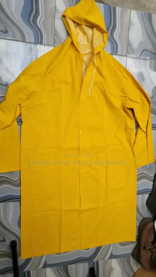 Raincoat Yellow · Photo 1
