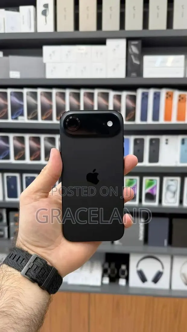New Apple iPhone Air 512 GB Black · Photo 1