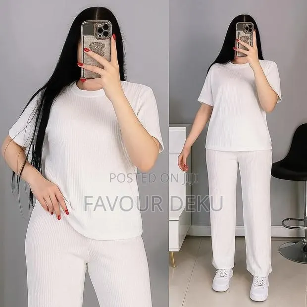 Quality Ladies 2 Piece Set. · Photo 1