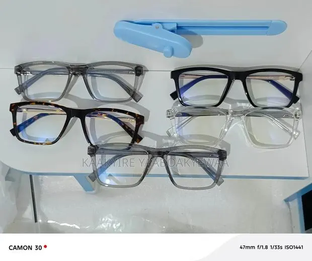 Male Classic Glasses · Photo 1