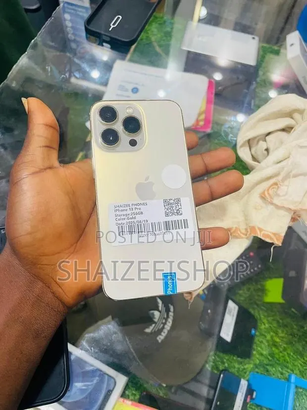 New Apple iPhone 12 Pro 128 GB Gold · Photo 1