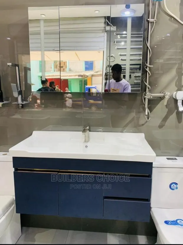 Cabinet Basin With Inbuilt Led Mirrors · Photo 1
