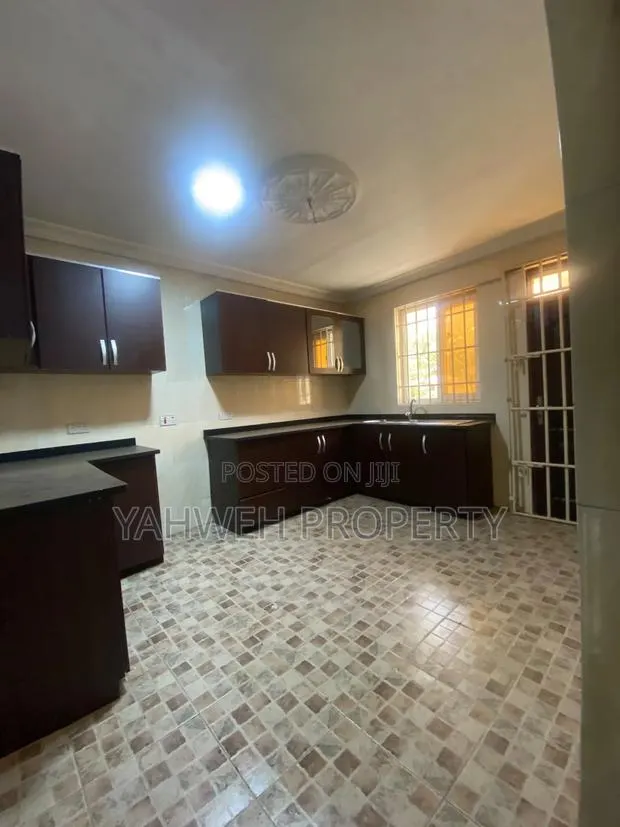 3bdrm Apartment in Coastal, Baatsona Total for rent · Photo 1