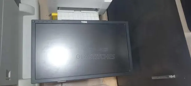 Dell Pro 20 Monitor - E2026h · Photo 1