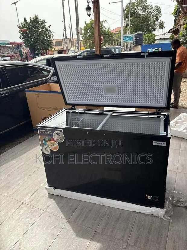 Power Meets Capacity in the Nasco 400l Freezer · Photo 1