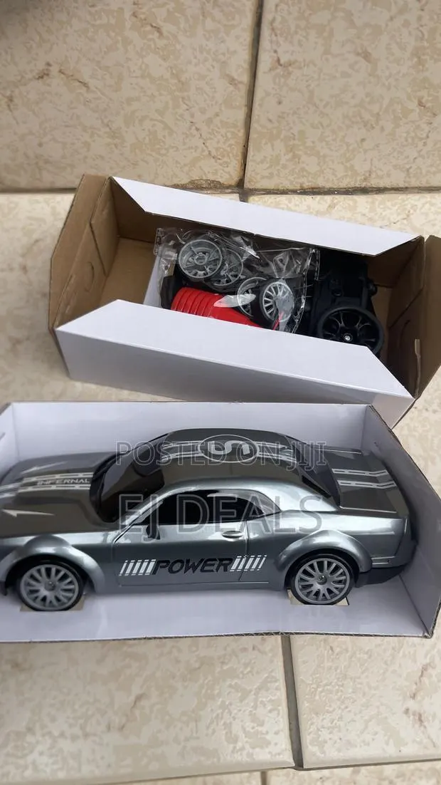 Dodge Hellcat Remote Control Car 4WD With Rechargeable Battery · Photo 1