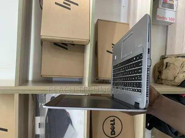 New Laptop HP EliteBook 840 G3 8GB Intel Core i5 SSD 256GB · Photo 1