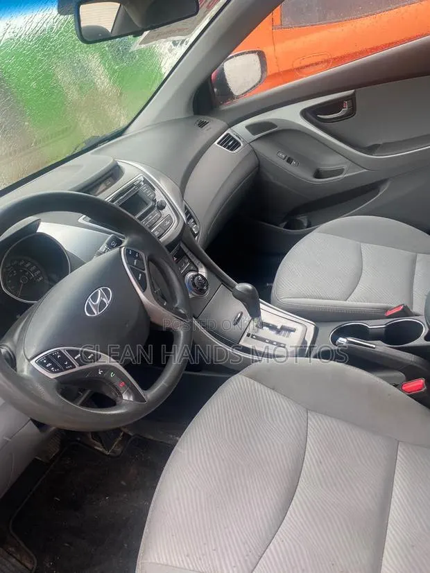 Hyundai Elantra GLS Sedan FWD (1.8L 4cyl 6A) 2013 Red · Photo 1