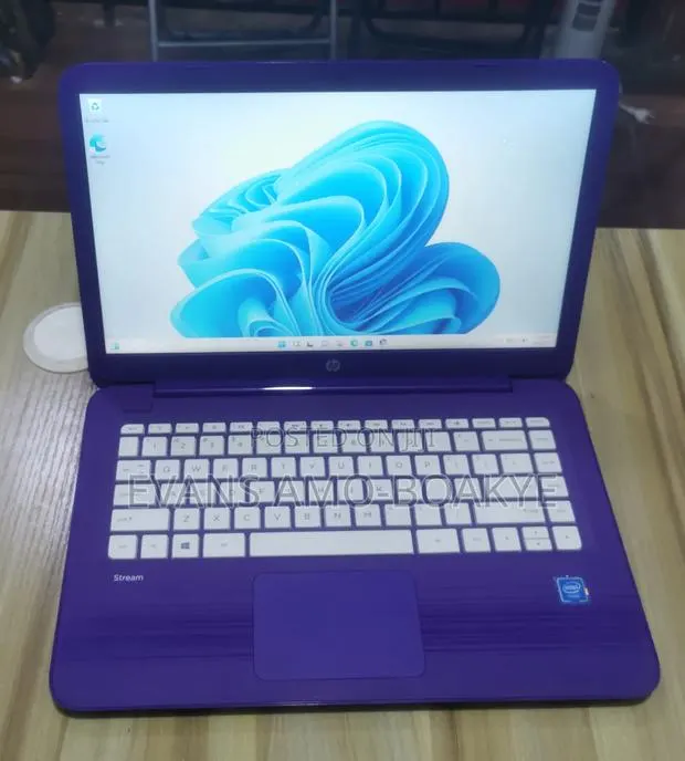 Laptop HP Stream 14 4GB Intel Celeron SSD 60GB · Photo 1