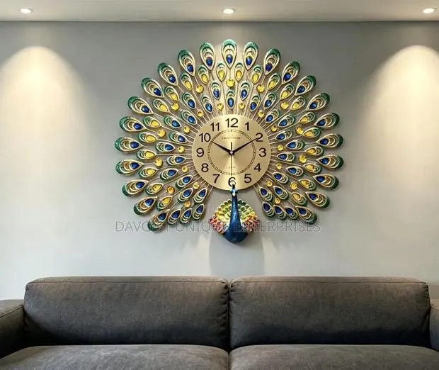 Peacock Wall Clock · Photo 1