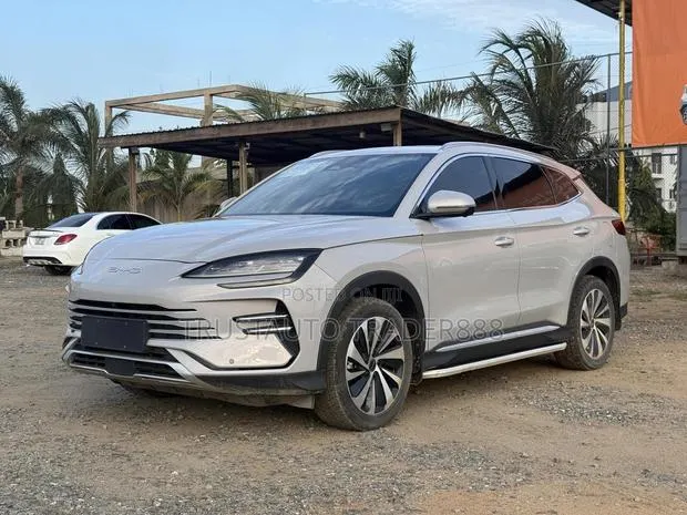 BYD Song Plus 1.5 CVT Hybrid FWD 2023 Off white · Photo 1