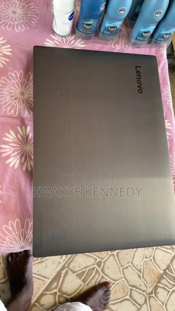 Laptop Lenovo V330 4GB Intel Core i5 SSD 256GB · Photo 1