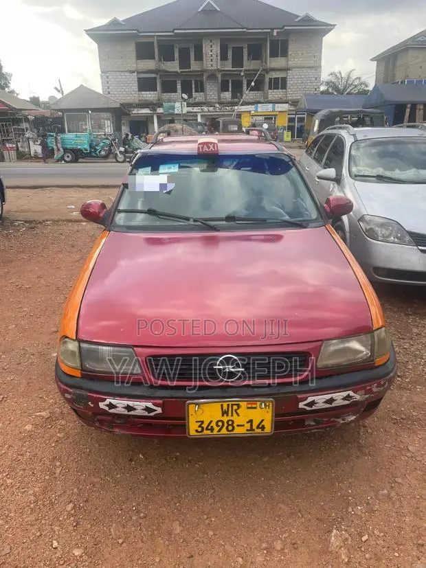 Opel Astra 1998 Red · Photo 1