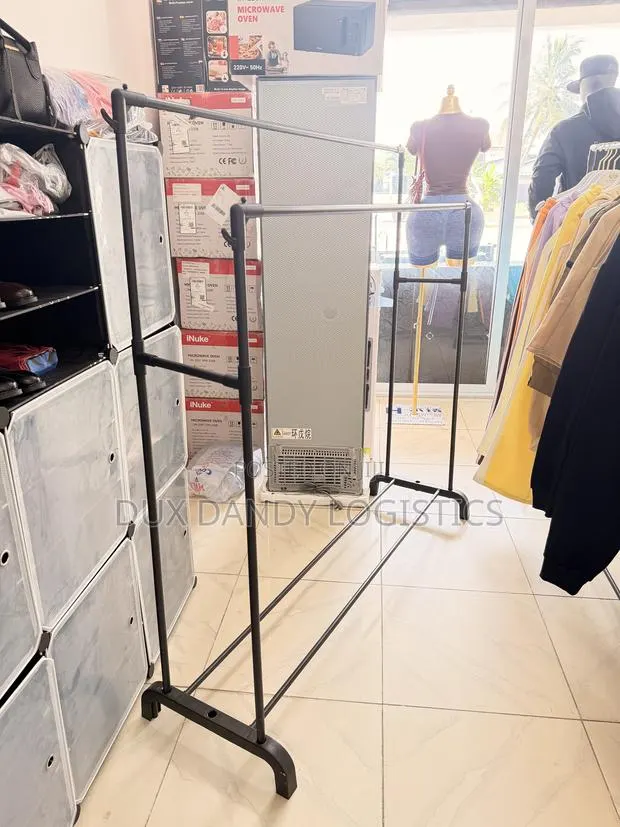 Cloth Hanger · Photo 1