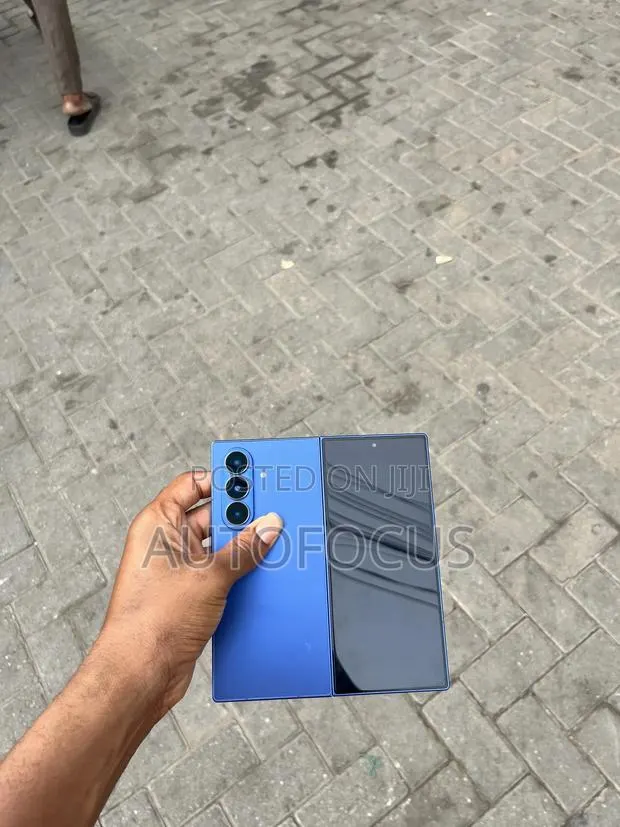 Samsung Galaxy Z Fold7 256 GB Blue · Photo 1