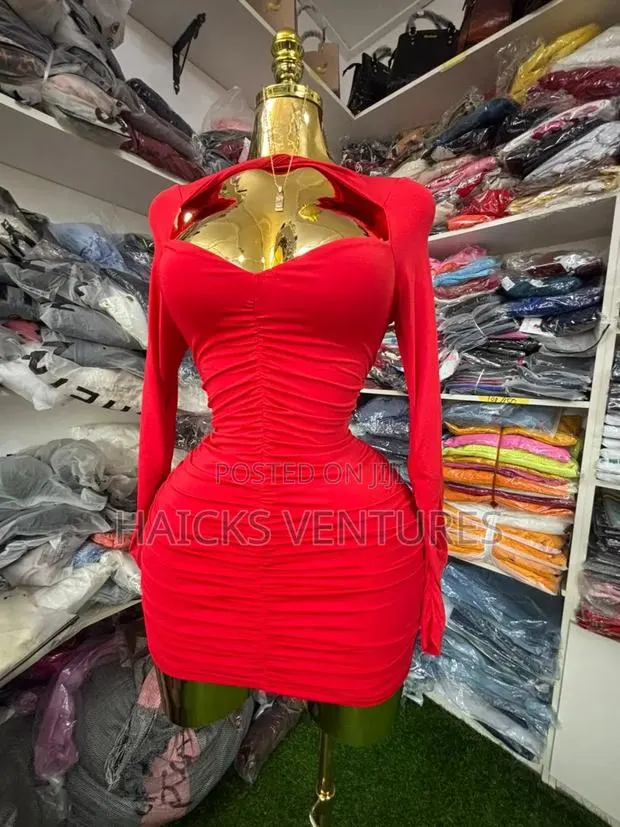 Pretty Red Dress · Photo 1