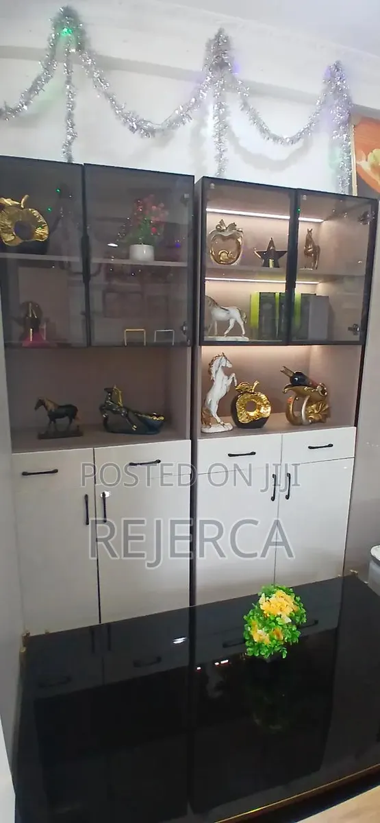 Wine Cabinet · Photo 1