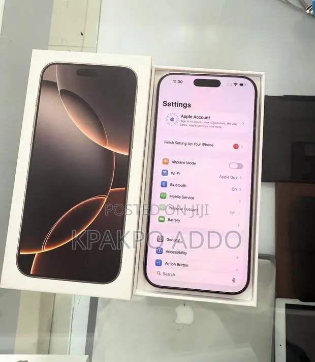 Apple iPhone 16 Pro Max 256 GB Gold · Photo 1