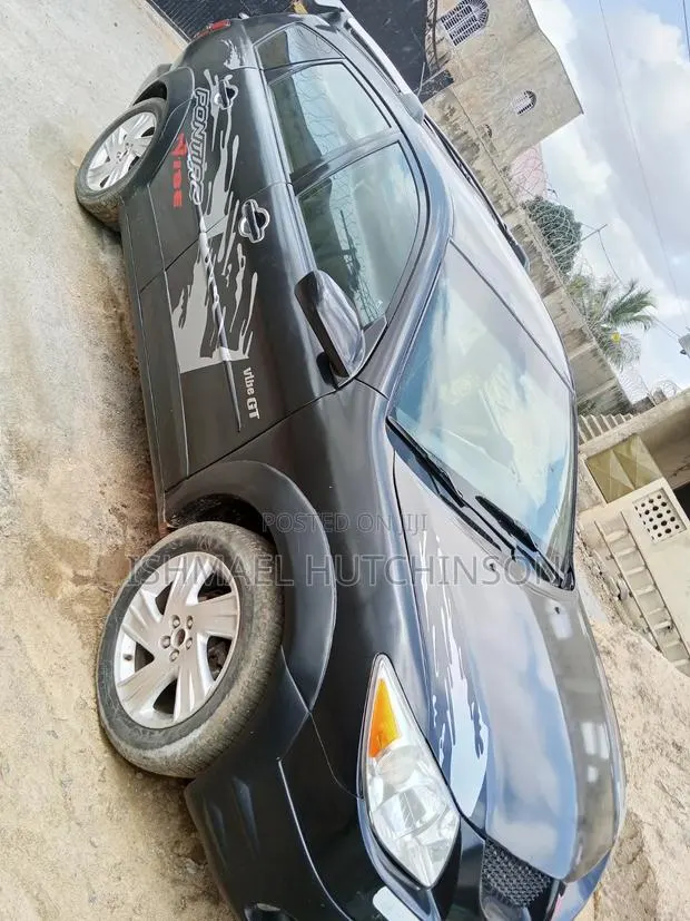 Pontiac Vibe 2006 Black · Photo 1