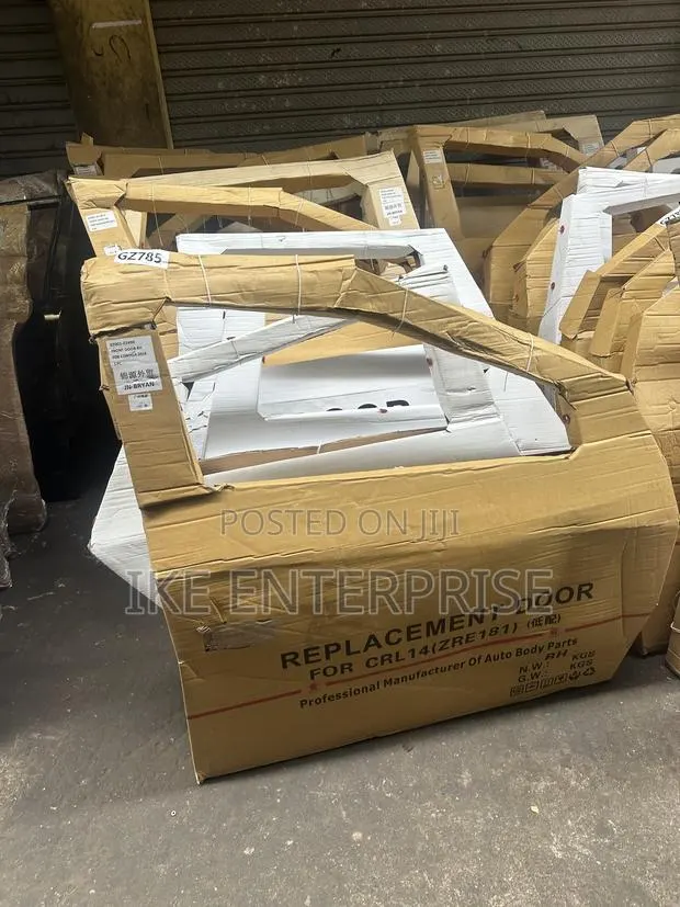 Toyota Corolla Front Door 2014,2015,2016,2017,2018 · Photo 1