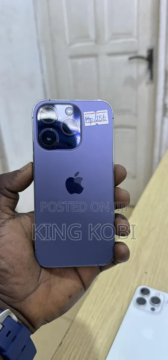 Apple iPhone 14 Pro 256 GB Purple · Photo 1
