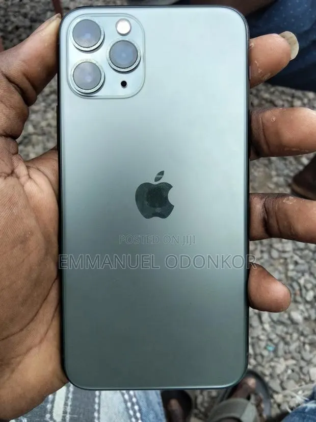 Apple iPhone 11 Pro 256 GB Green · Photo 1