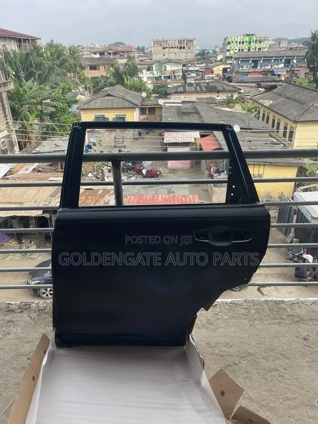 Honda CR-v 23 Back Door · Photo 1