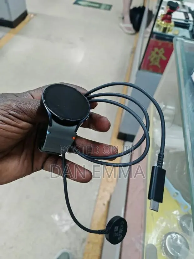 Samsung Galaxy Watch 6 · Photo 1