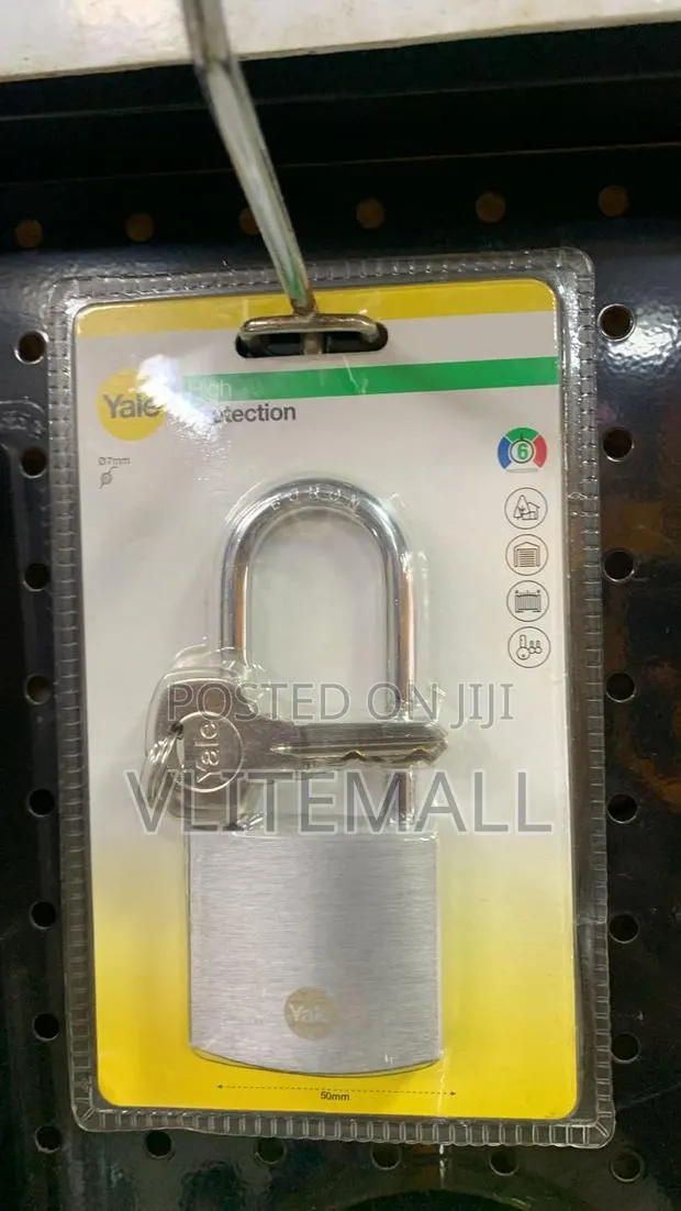 Yale Brass Padlock (Y120/50/163/1) · Photo 1