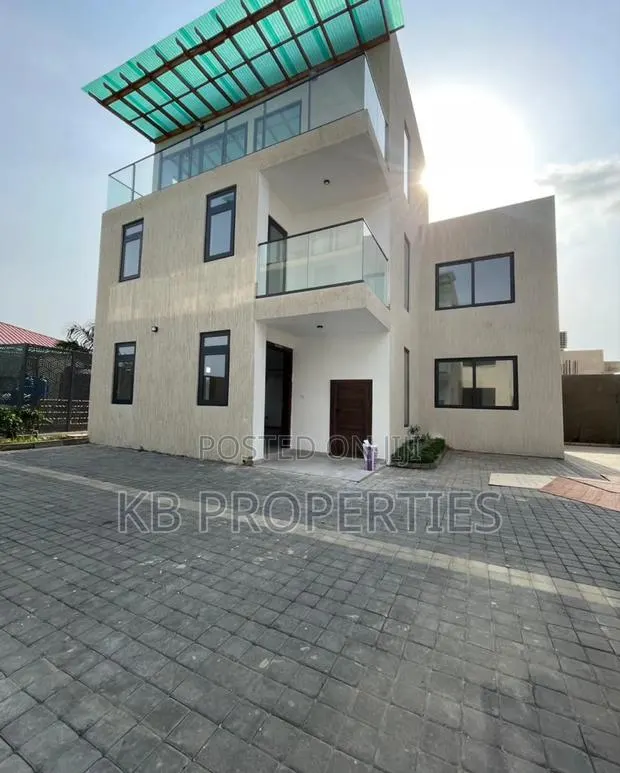 4bdrm Townhouse / Terrace in Kb Properties, East Legon for rent · Photo 1