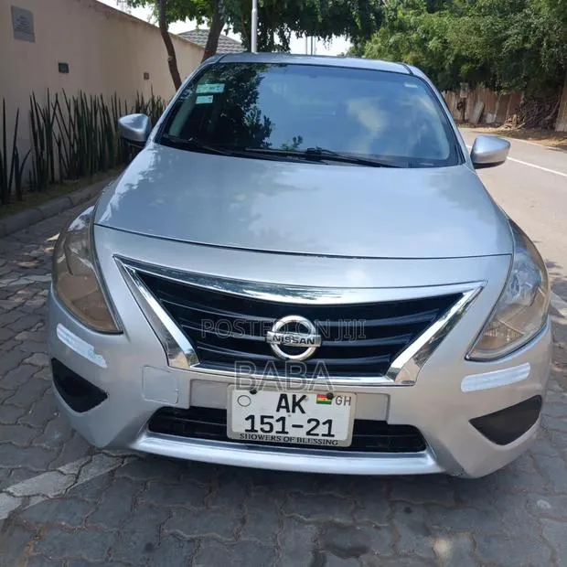Nissan Versa 2015 Silver