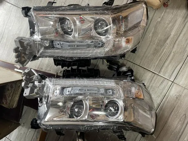 Toyota Landcruiser 2017-2021 Headlight · Photo 1